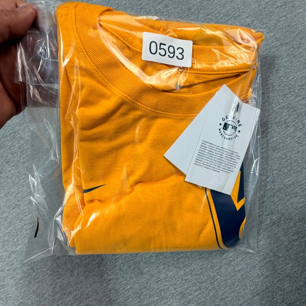 Nike Milwaukee Brewers MLB T-Shirt Mens Medium Yellow Gold Graphic Tee New - Picture 7 of 7